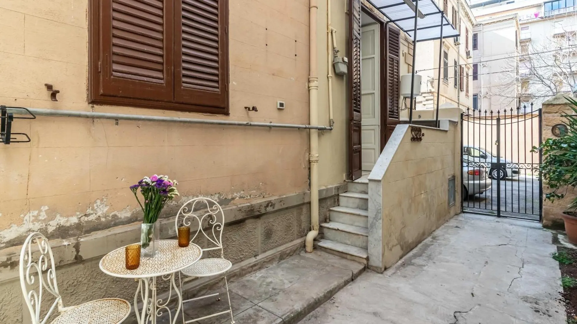 Near Palermo'S Historic Heart - Apt With Courtyard 0*, 巴勒莫 意大利