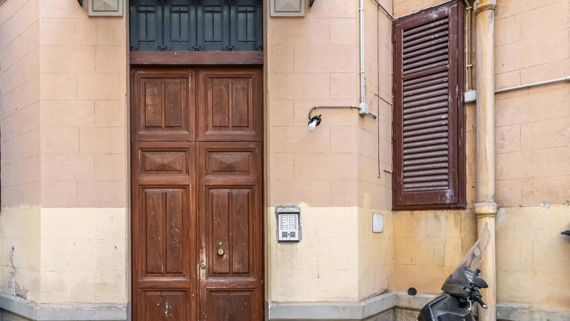 Near Palermo'S Historic Heart - Apt With Courtyard 0*, 巴勒莫